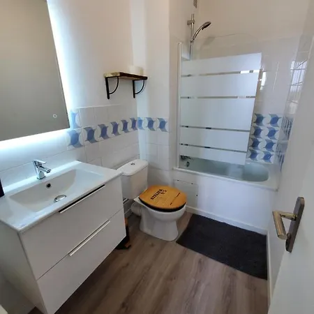 Avec Balcon, Vue Sur Jardins Et Cathédrale Appartement *